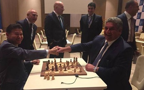 Азад Рагимов сыграл в шахматы с президентом ФИДЕ - ФОТО